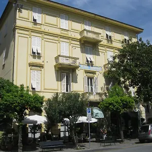 https://hotel-miramare-lavagna.hotelitalianriviera.com